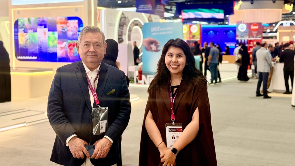 Representación diplomática del Perú presente en el foro industrial MIITE 2026 de Abu Dabi